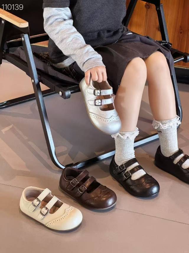 早秋真皮乐福鞋，黑咖米白银四色