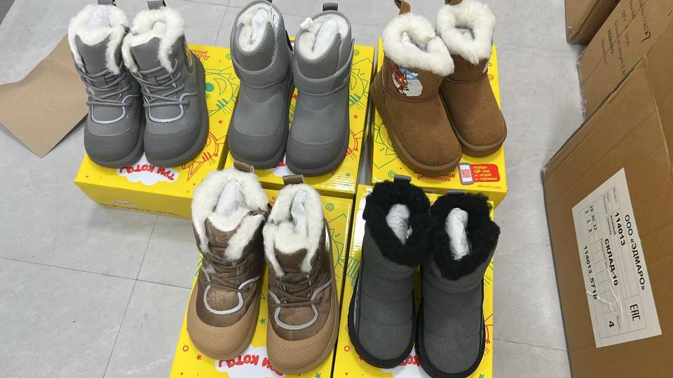 雪地靴,货号 111